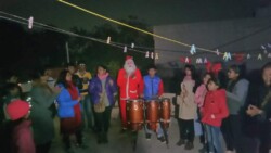 Door-to-Door Carol Singing #03